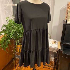 Annalee + Hope NWT black tiered dress, size medium